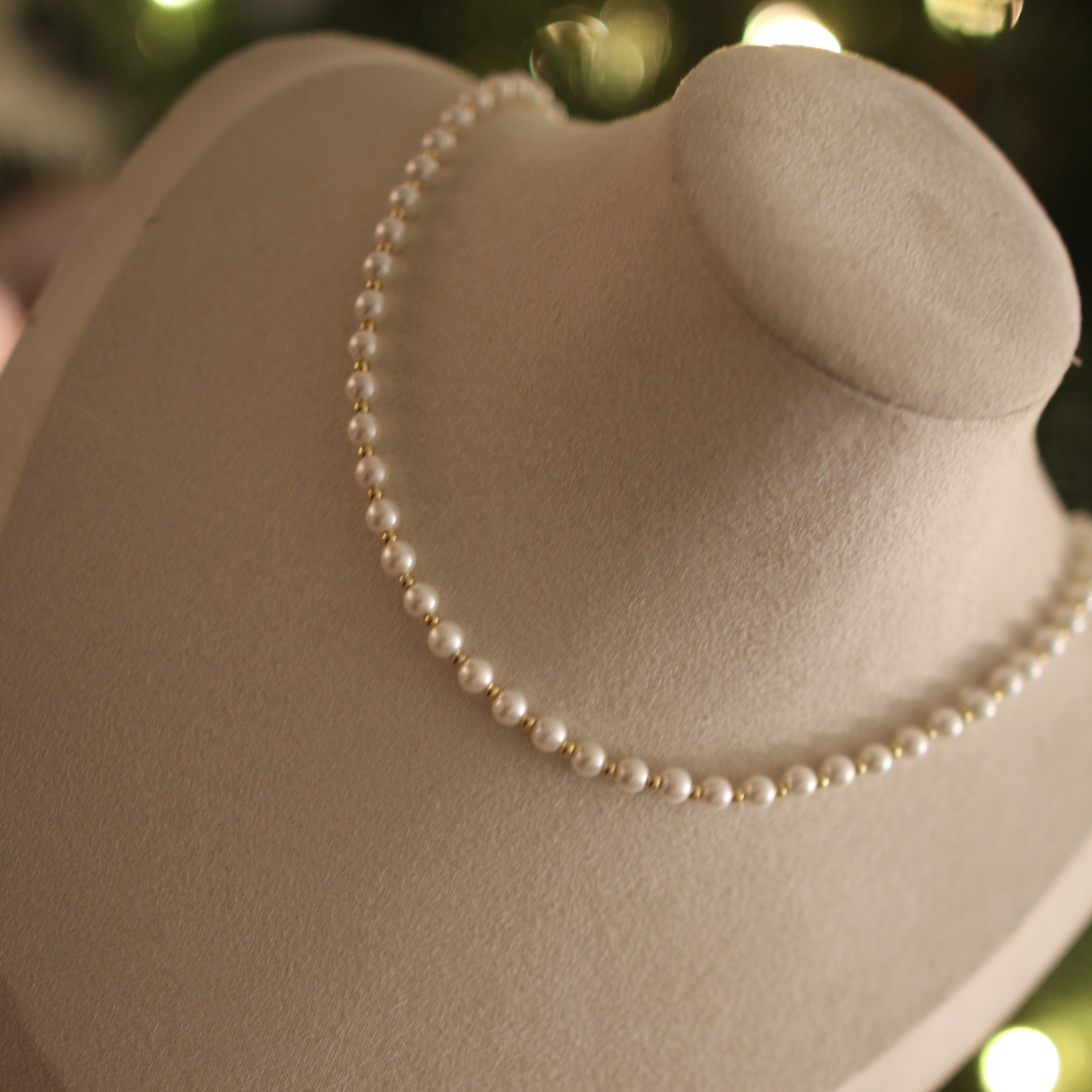 Pearl and gold  Necklace